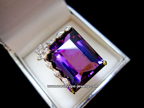 แหวนอเมทิสต์ประดับเพชรทรง Rosky Pretty