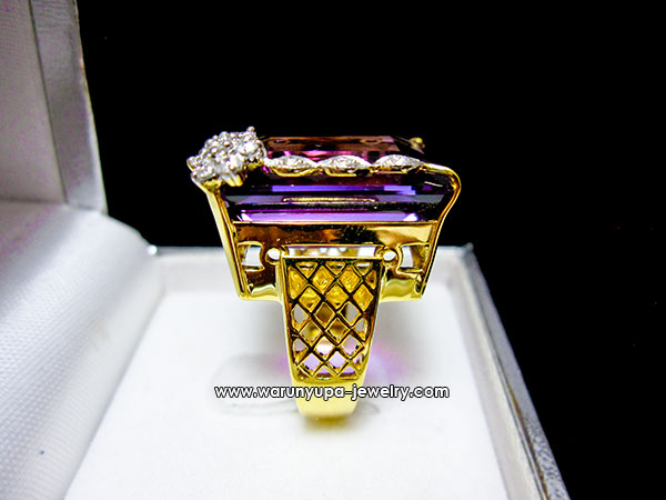 แหวนอเมทิสต์ประดับเพชรทรง Rosky Pretty ด้านข้างๆ
