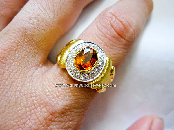 แหวนบุษราคัมประดับเพชรทรง Wise Brilliant ใส่จริง